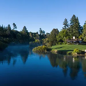  Lodge Huka New Zealand